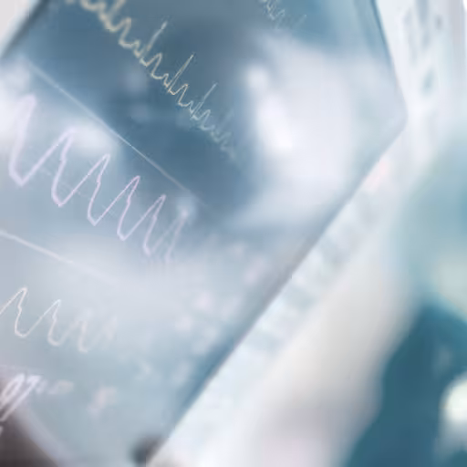 Darstellung von Herzfrequenz auf einem Monitor